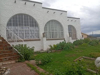 3 Bedroom House For Sale in Uitenhage - sRtK.webp
