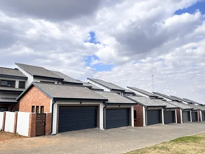 3 Bedroom Apartment For Sale in Witbank - I3xa.webp