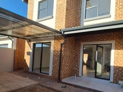 3 Bedroom Townhouse To Rent in Witbank - img