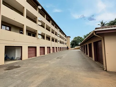 2 Bedroom Apartment For Sale in Empangeni - CXDf.webp