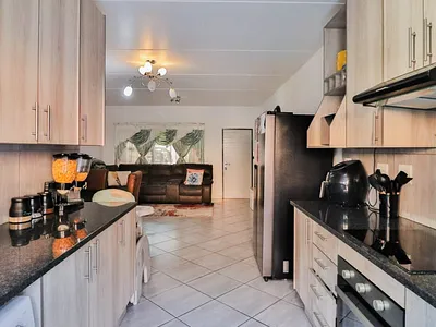 3 Bedroom Apartment For Sale in Boksburg - knj6.webp