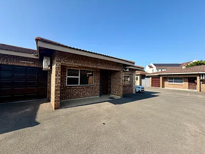 2 Bedroom Townhouse For Sale in Richards Bay - nKO0.webp