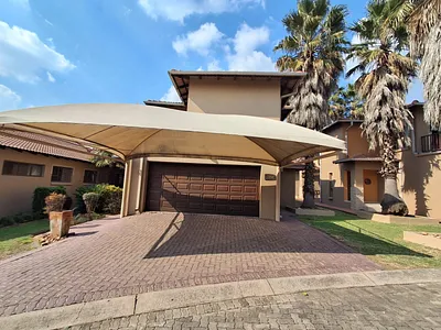 3 Bedroom Townhouse For Sale in Risiville, Vereeniging - qMvf.webp