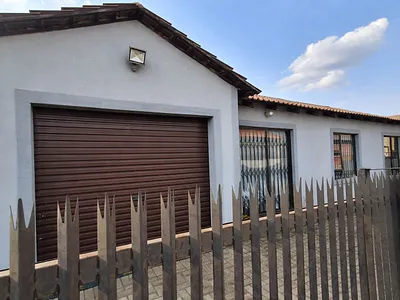 3 Bedroom House For Sale in Vanderbijlpark CE 7, Vanderbijlpark CE - rJ0b.webp