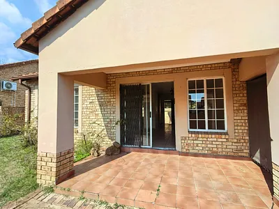 2 Bedroom Townhouse For Sale in Sasolburg - IyLc.webp