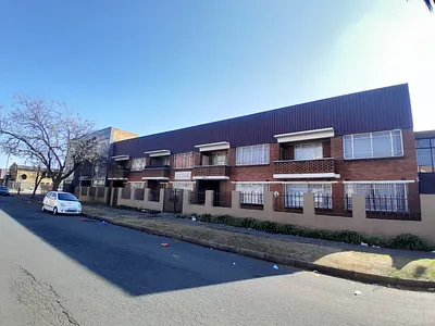 3 Bedroom Apartment For Sale in Vereeniging - AdeN.webp
