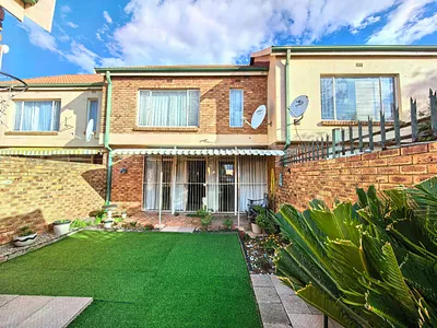 2 Bedroom Townhouse For Sale in Sasolburg - dBc3.webp