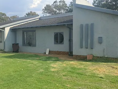 3 Bedroom House To Rent in Brakpan - 1WF1.webp