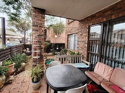 2 Bedroom Apartment For Sale in Brakpan - zwYe.webp