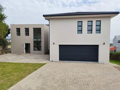 4 Bedroom House For Sale in Mossel Bay - qBcV.webp