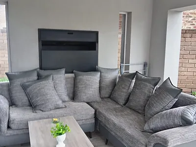 3 Bedroom Apartment For Sale in Vereeniging - 4NBv.webp
