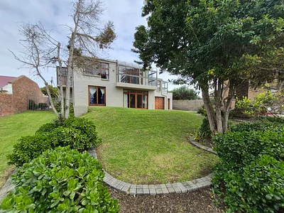 5 Bedroom House For Sale in Hartenbos - uTdY.webp