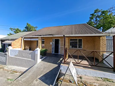 House For Sale in Uitenhage - u7Mm.webp