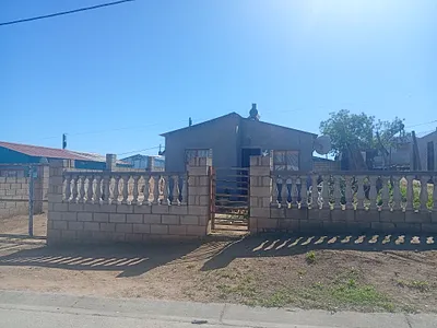 4 Bedroom House For Sale in Uitenhage - img