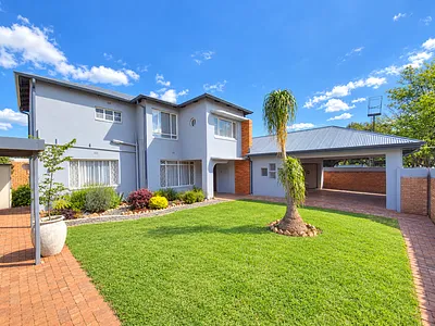 5 Bedroom House For Sale in Brakpan - YGSw.webp