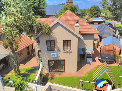4 Bedroom House For Sale in Brakpan - OiYA.webp