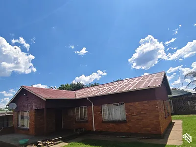 3 Bedroom House For Sale in Vanderbijlpark - KVyu.webp