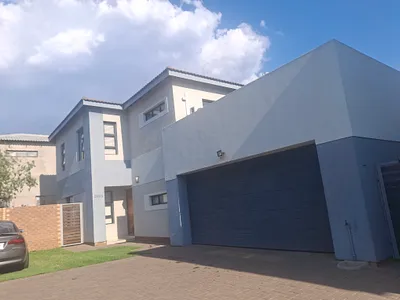 3 Bedroom House For Sale in Centurion - R3cx.webp