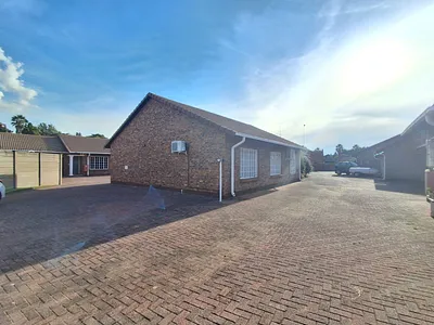 2 Bedroom Townhouse To Rent in Vereeniging - eVdq.webp