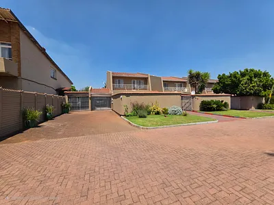 3 Bedroom Townhouse For Sale in Vereeniging - Jlqk.webp