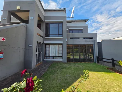 2 Bedroom Apartment For Sale in Vanderbijlpark - sp8A.webp