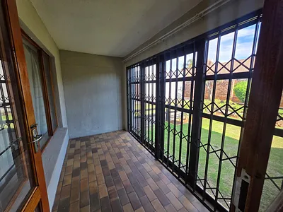 2 Bedroom Apartment For Sale in Vanderbijlpark - tH86.webp