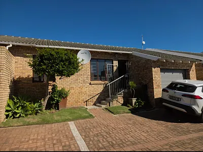 2 Bedroom Townhouse For Sale in Jeffreys Bay - if5J.webp