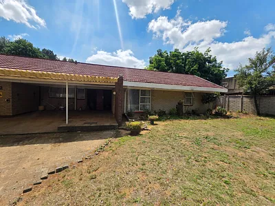 4 Bedroom House To Rent in Sasolburg - 9PMh.webp