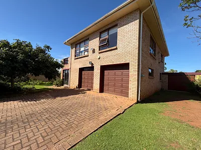 4 Bedroom House For Sale in Jeffreys Bay - YWJY.webp