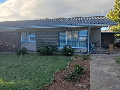 3 Bedroom House For Sale in Despatch - X8SM.webp
