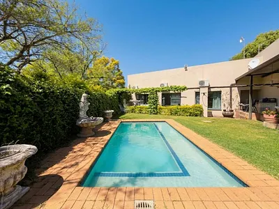4 Bedroom House For Sale in Newcastle - x2aq.webp