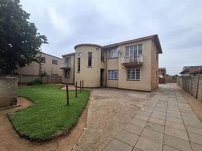 2 Bedroom Apartment For Sale in Vereeniging - roId.webp