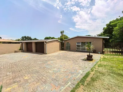 4 Bedroom House To Rent in Sasolburg - q0jL.webp