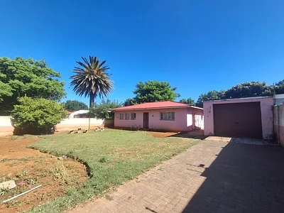 3 Bedroom House For Sale in Sasolburg - 7vGp.webp