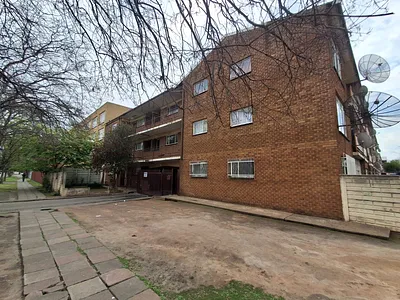 2 Bedroom Apartment For Sale in Vereeniging - XQiK.webp