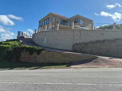 3 Bedroom House For Sale in Mossel Bay - AtpC.webp