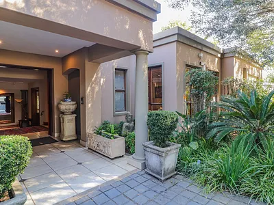 4 Bedroom House To Rent in Sandton - zLaH.webp