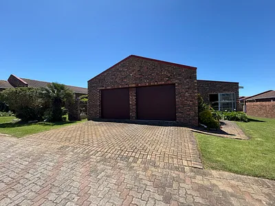 3 Bedroom Townhouse For Sale in Jeffreys Bay - GSmS.webp