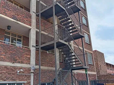 0.5 Bedroom Apartment To Rent in Pretoria - rrMP.webp