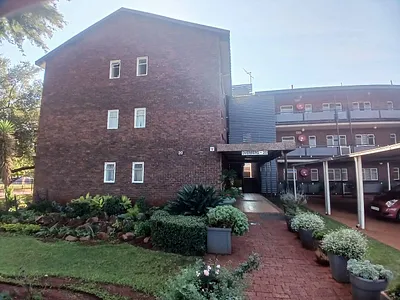 2 Bedroom Apartment To Rent in Pretoria - VmMA.webp