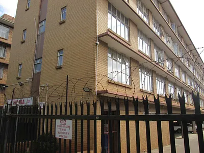 2 Bedroom Apartment For Sale in Pretoria - img