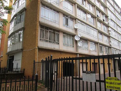 2 Bedroom Apartment For Sale in Pretoria - img