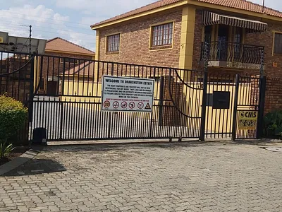 3 Bedroom Townhouse For Sale in Springs - t6MJ.webp