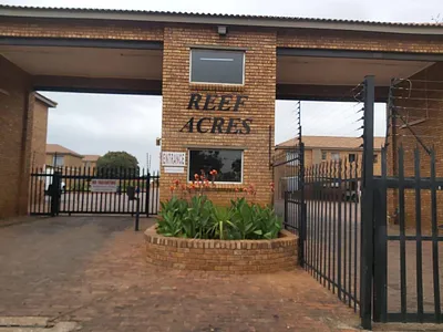 2 Bedroom Apartment For Sale in Krugersrus, Springs - 5jCC.webp