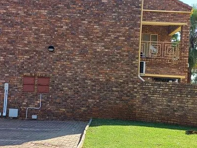 2 Bedroom Apartment For Sale in Lyttelton Manor, Centurion - onen.webp