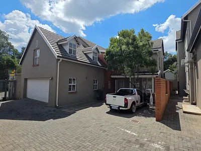 4 Bedroom House For Sale in Pretoria - T9Pd.webp