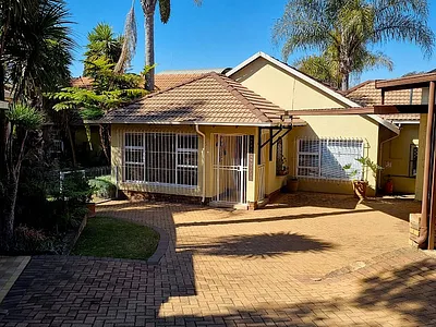 3 Bedroom House To Rent in Kempton Park - d15X.webp