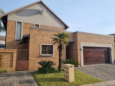 3 Bedroom Townhouse To Rent in Pretoria - mo5E.webp