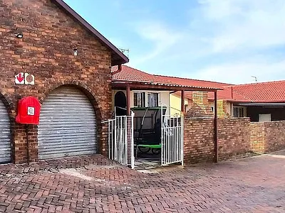 3 Bedroom Townhouse For Sale in Kempton Park - 66wn.webp