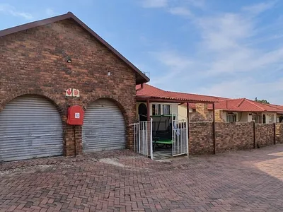 3 Bedroom Townhouse To Rent in Kempton Park - fKfF.webp